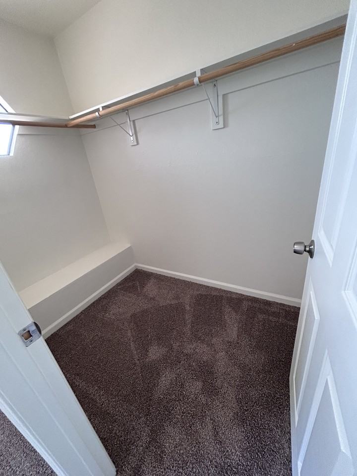324 W Chestnut Ave - Photo 5 of 14