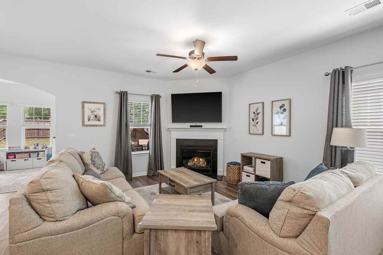 15 Tyrian Dr #NA - Photo 6 of 35