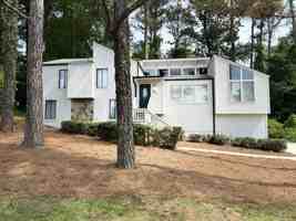 featured image of 3941 Kensington Dr