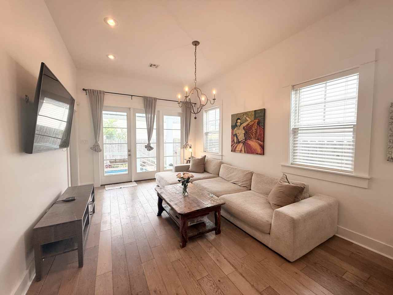 2105 Valence St #NA - Photo 4 of 13
