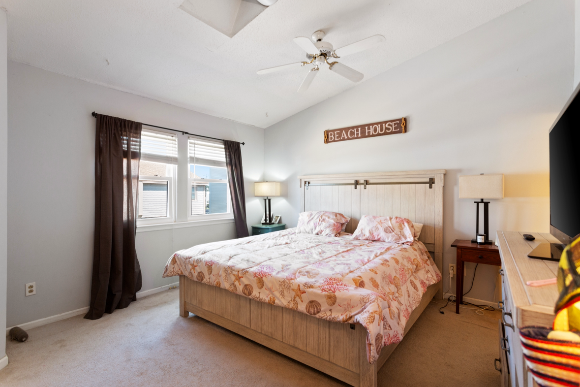 2305 Breakers Ct - Photo 5 of 6