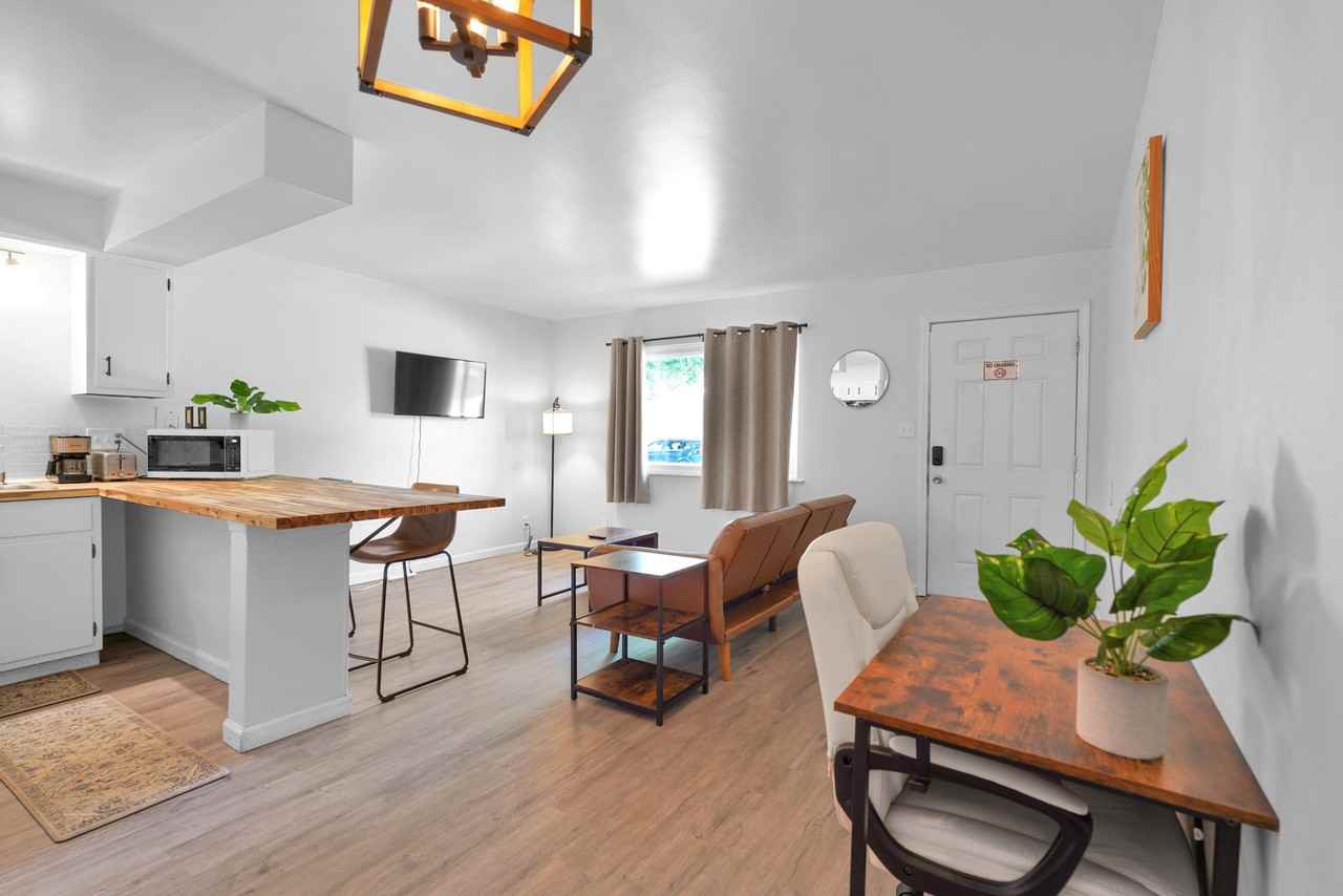 406 Edgar St #1 - Photo 4 of 20