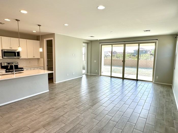 48402 N Basilio St - Photo 4 of 28