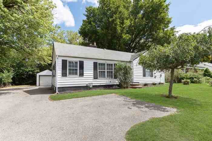 5875 N Keystone Ave - Photo 2 of 28