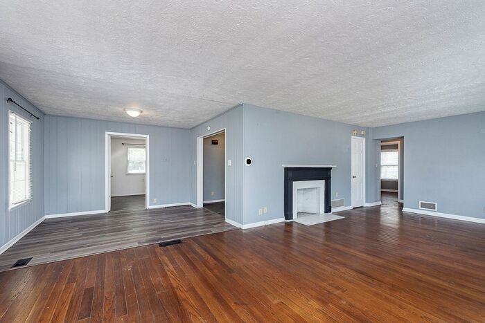 5875 N Keystone Ave - Photo 6 of 28