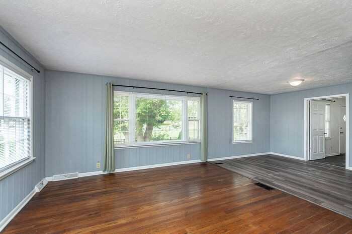 5875 N Keystone Ave - Photo 7 of 28