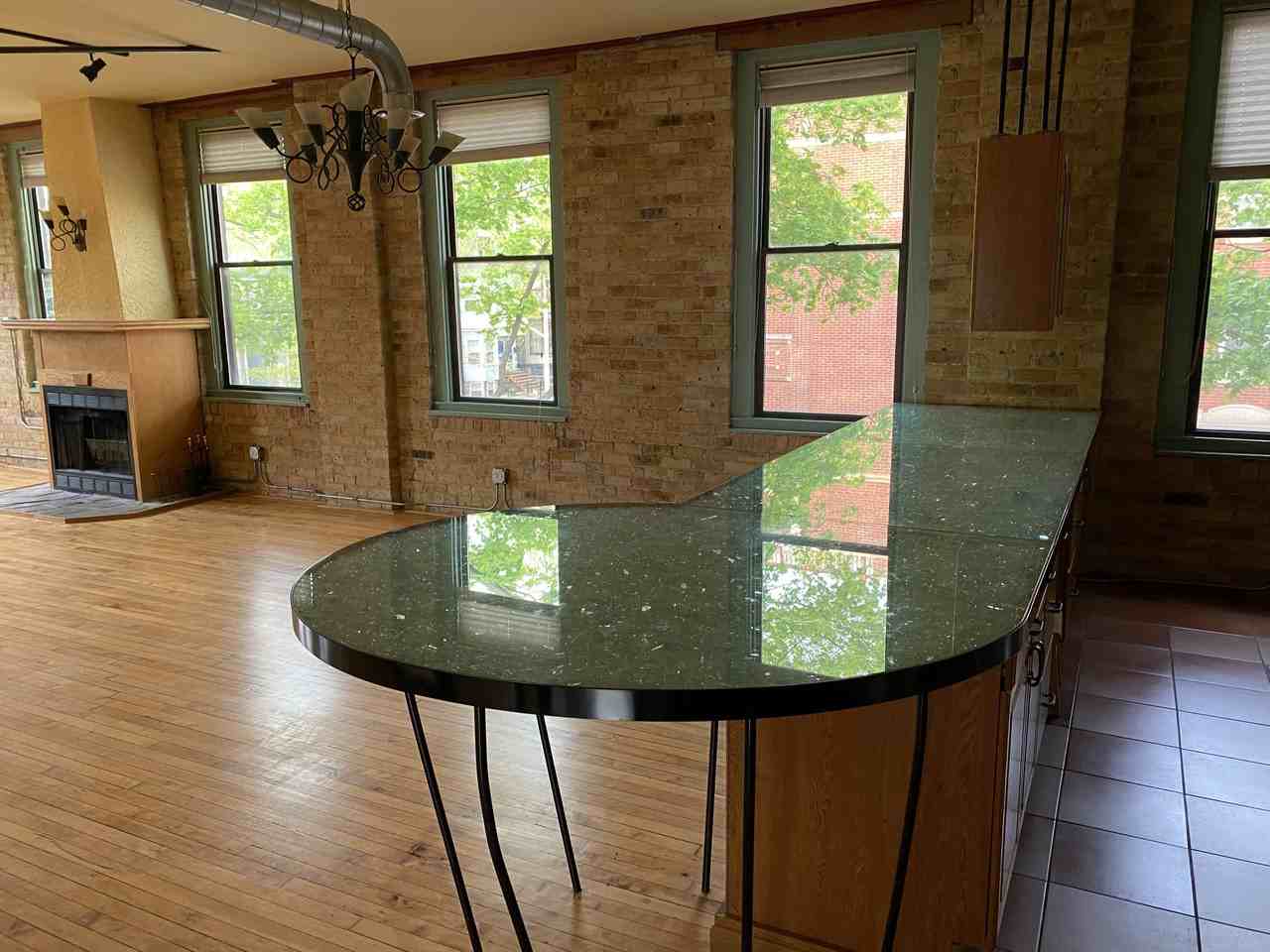 1846 W Henderson St #1846 - Photo 3 of 31