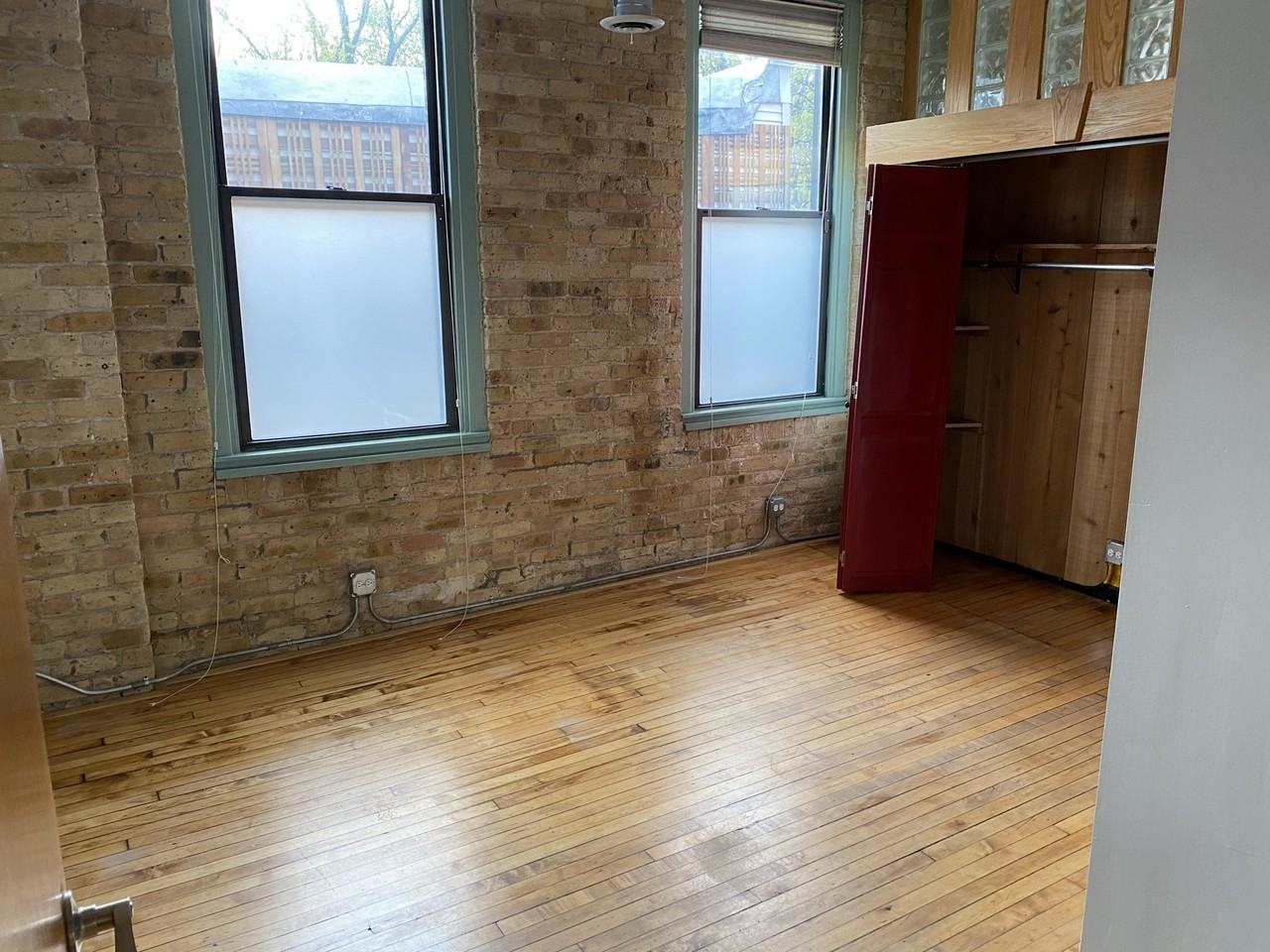 1846 W Henderson St #1846 - Photo 6 of 31
