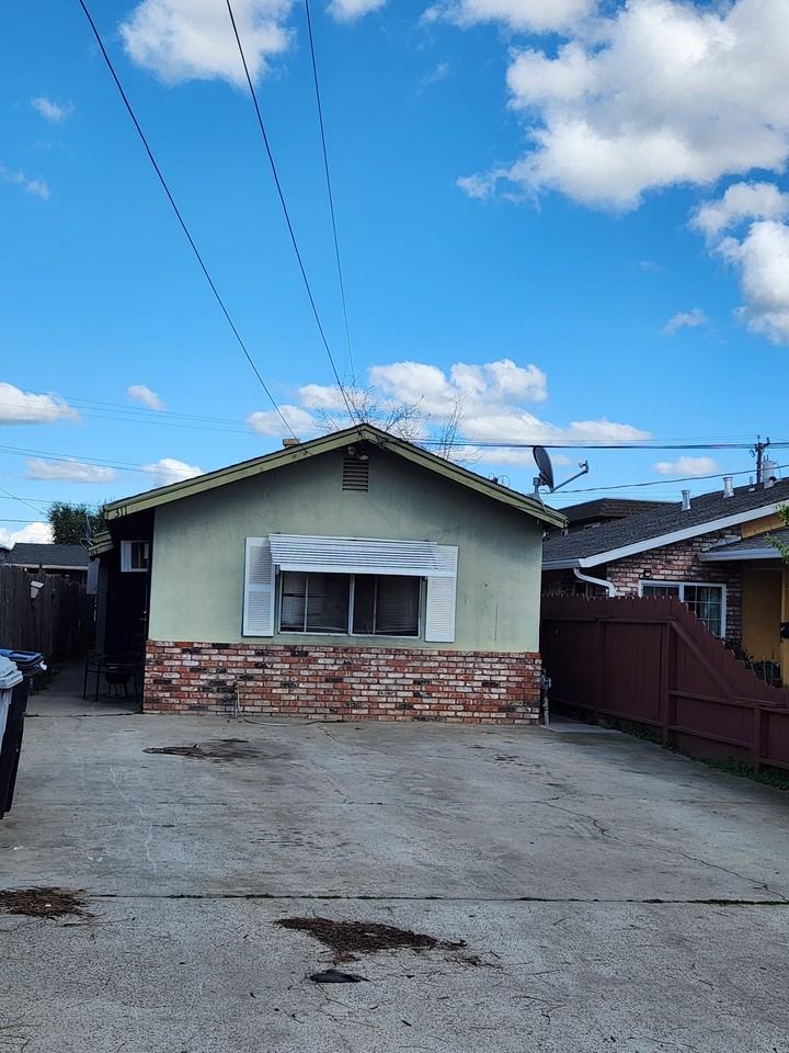 313 S 2nd Ave #NA - Photo 3 of 6
