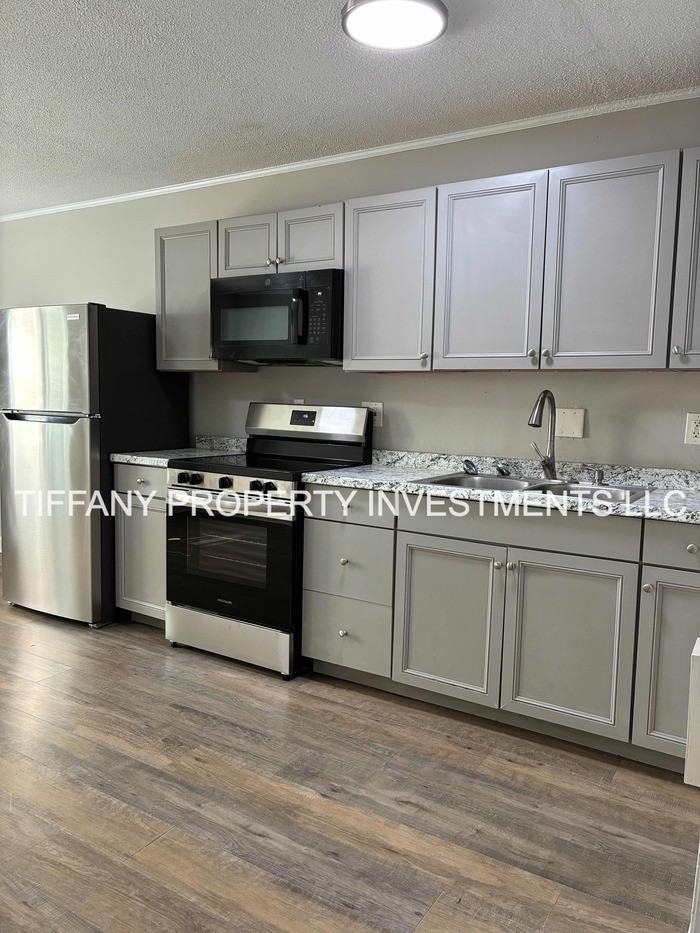 1050 New Beginnings Ave #7 - Photo 2 of 13