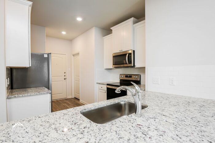 300 Blue Buffalo St - Photo 4 of 27