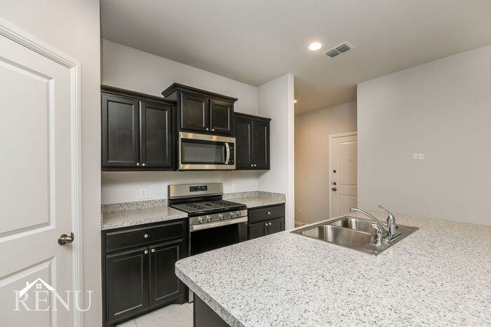 16428 Marinette Ct - Photo 5 of 19