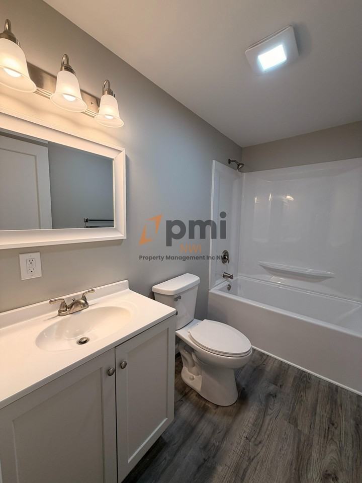 103 W Mcalpin St #105 - Photo 7 of 9