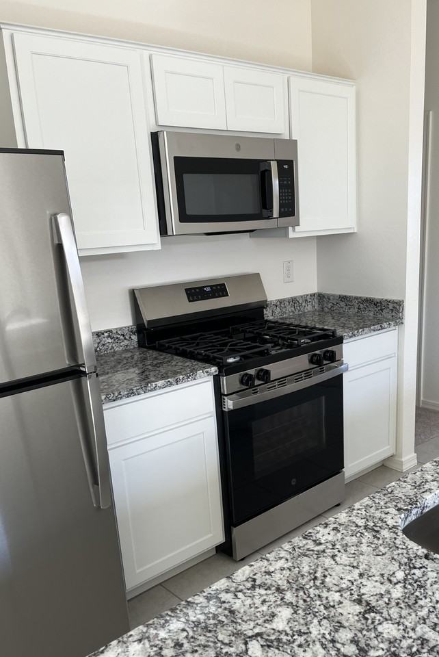 5823 W Willow Ridge Dr #NA - Photo 5 of 9