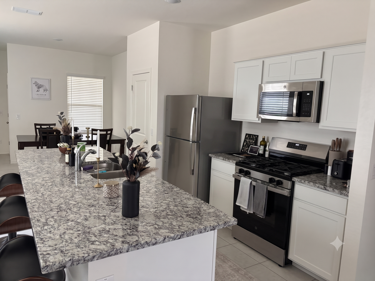 5823 W Willow Ridge Dr #NA - Photo 6 of 9