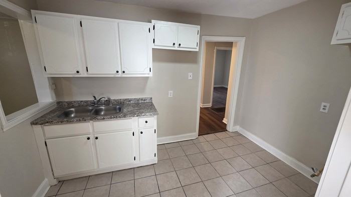 3061 Seminole Rd - Photo 3 of 9