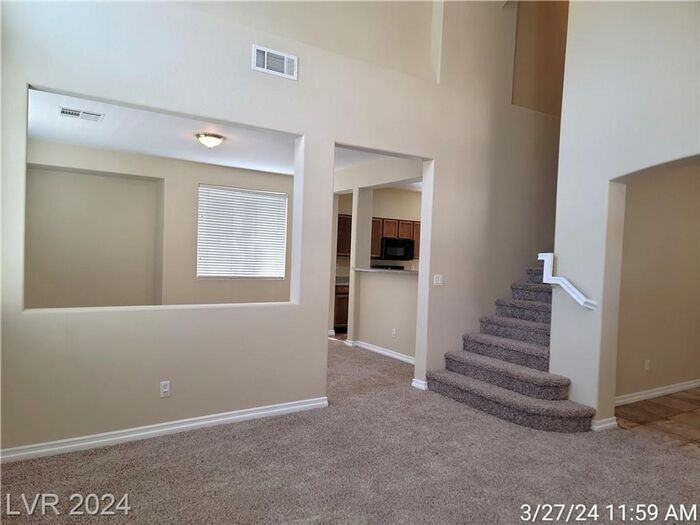 8465 Adams Valley St - Photo 5 of 35