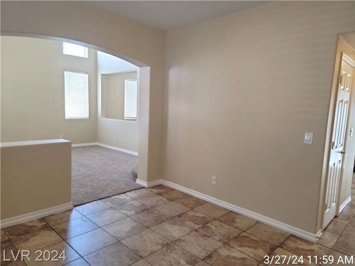 8465 Adams Valley St - Photo 7 of 35