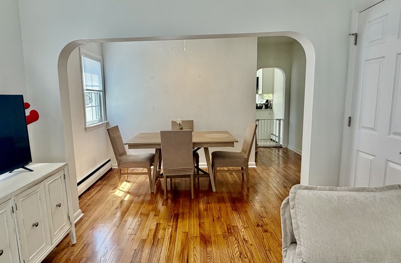 228 Church St - Photo 3 of 19