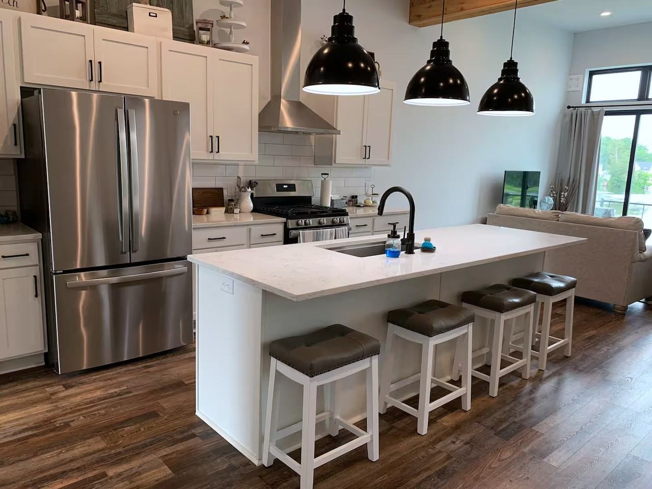 220 King St #9 - Photo 4 of 14
