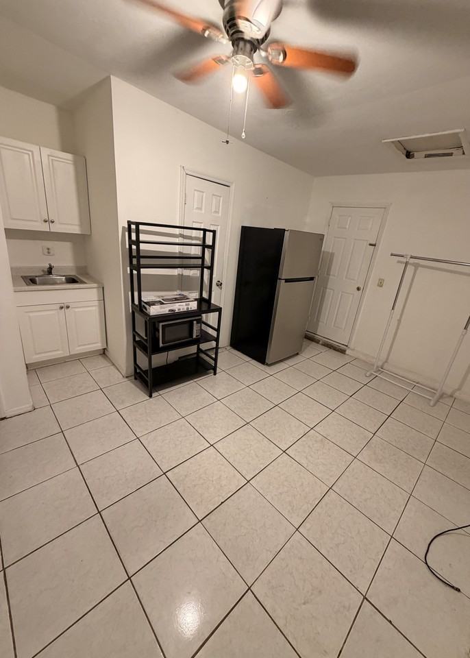 6580 Nw 22nd St #2 - Photo 4 of 7