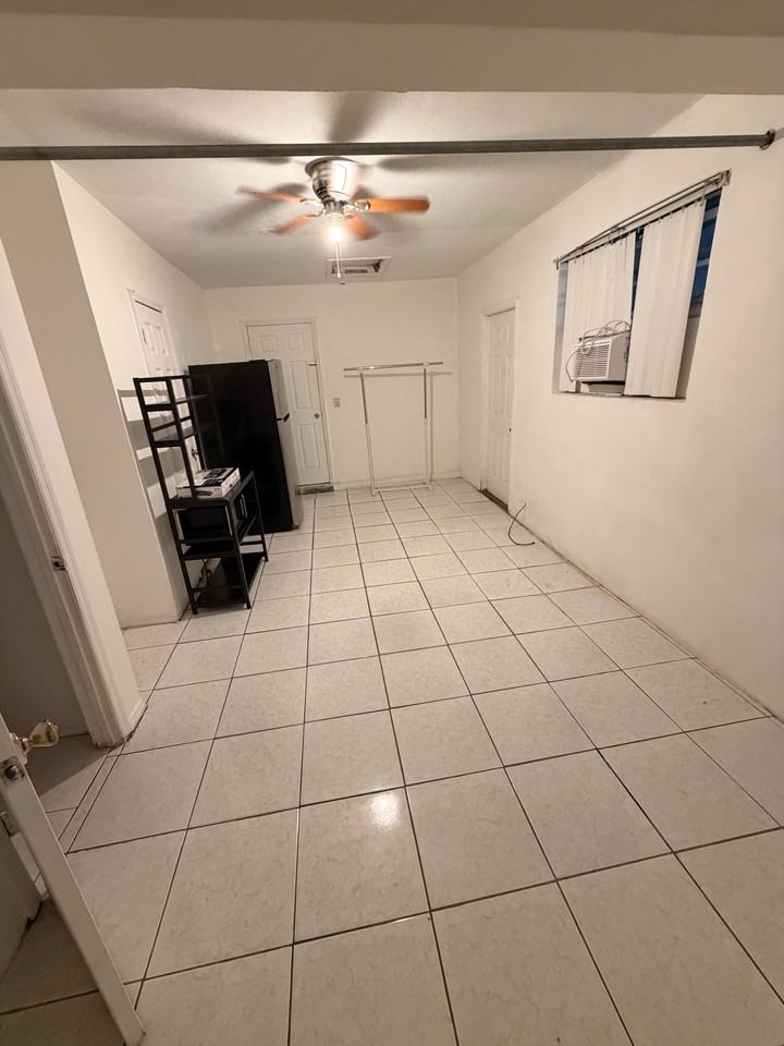 6580 Nw 22nd St #2 - Photo 6 of 7