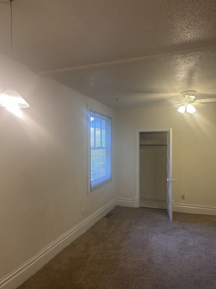 1208 N 7th St #5 - Photo 3 of 5