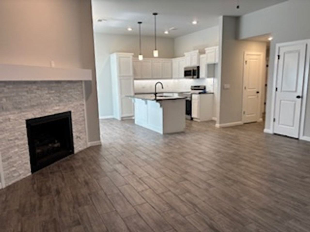 1024 Se 16th Ter - Photo 4 of 21