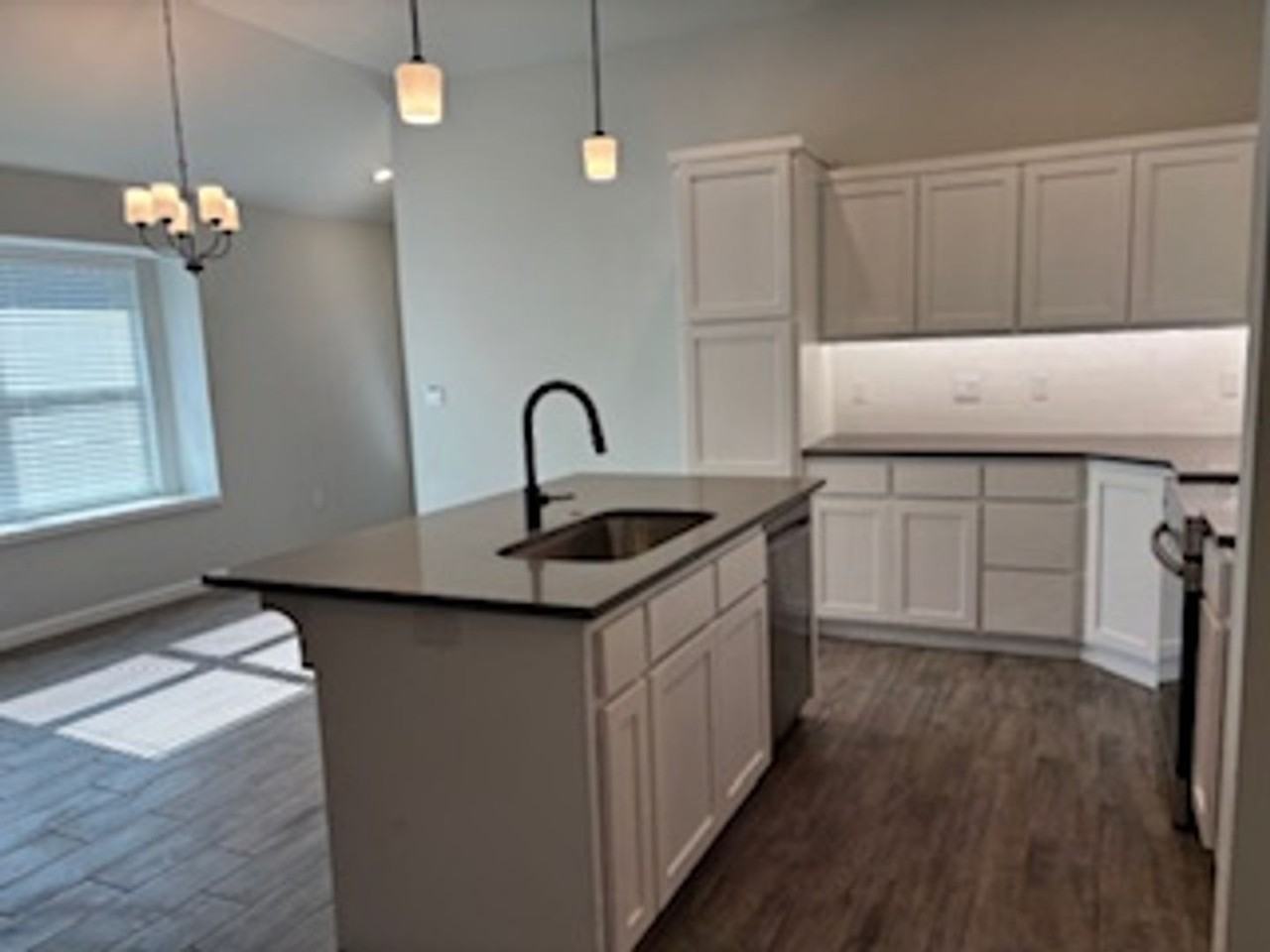 1024 Se 16th Ter - Photo 6 of 21