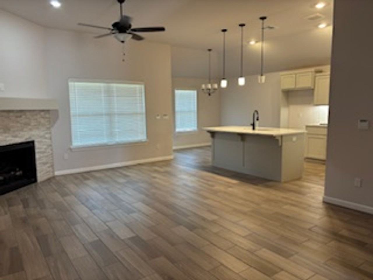 1036 Se 16th Ter - Photo 4 of 20