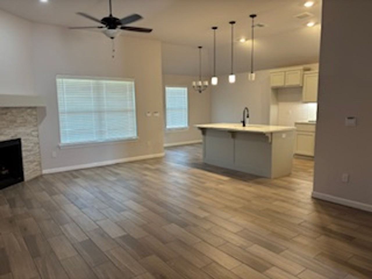 1036 Se 16th Ter - Photo 5 of 20