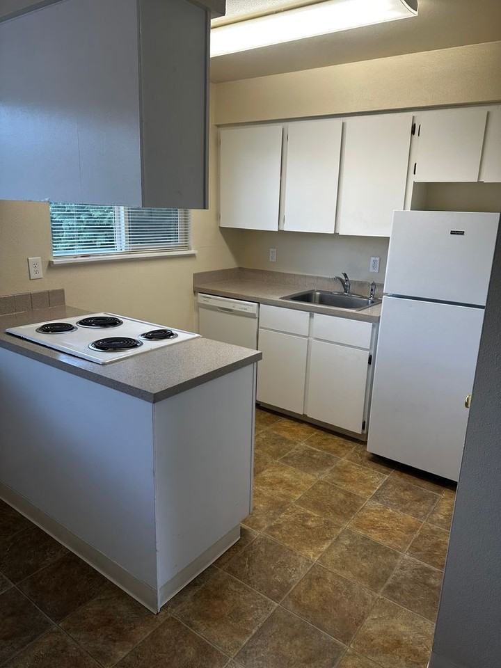 106-Cedar Tree Investments, LLC - Photo 5 of 21