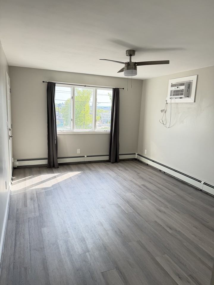 99 W Park St #2