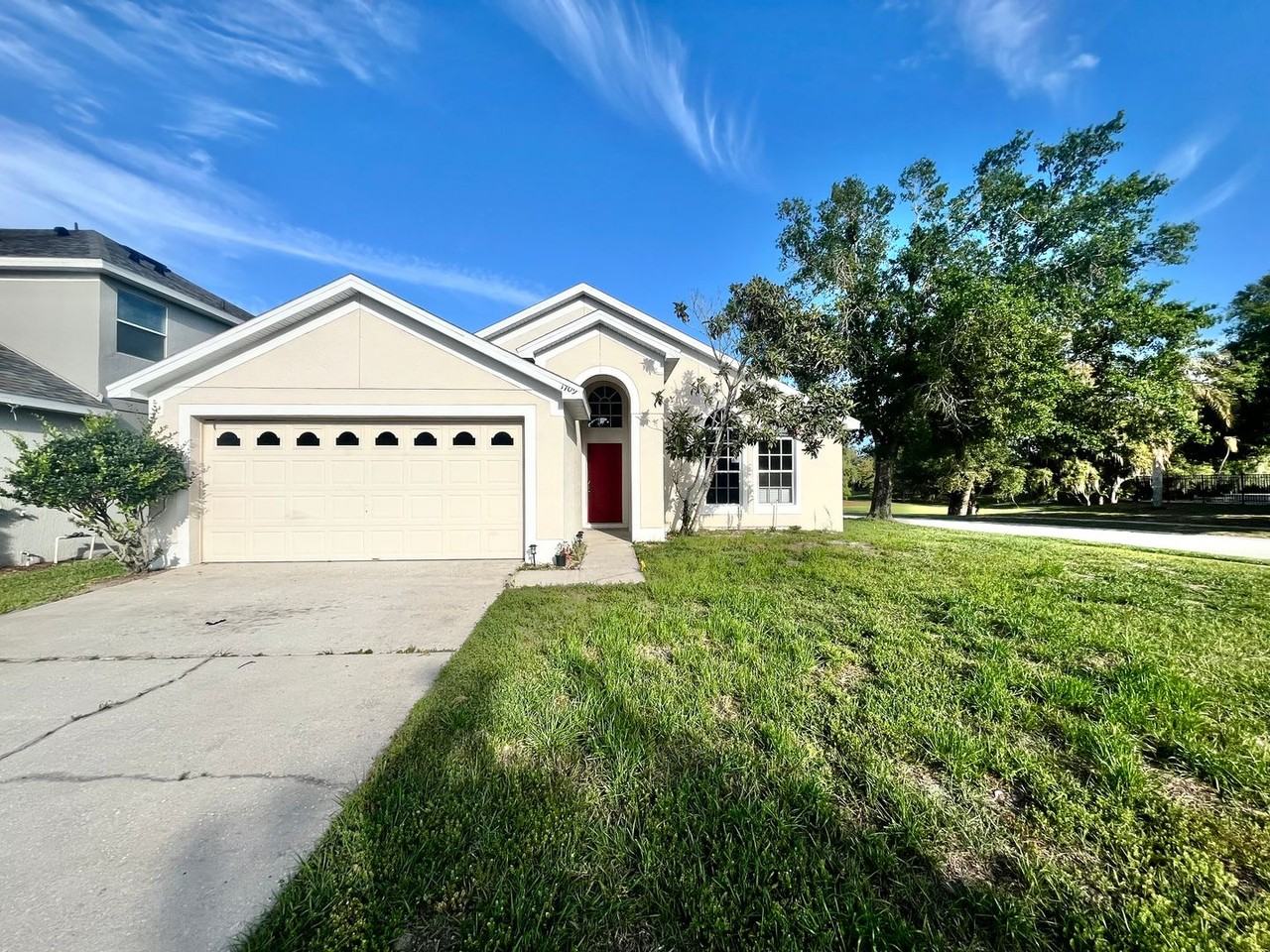 1709 Pine Bay Dr - Photo 2 of 27