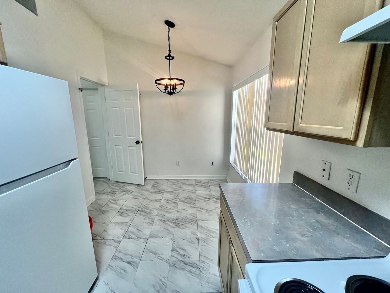 1709 Pine Bay Dr - Photo 4 of 27
