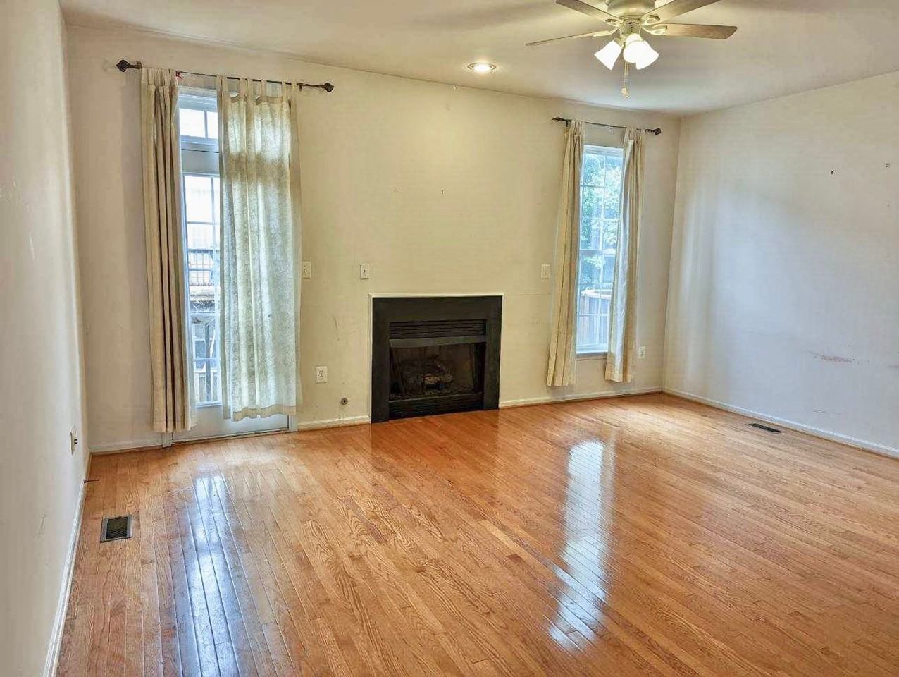 6984 Cromarty Dr - Photo 2 of 14