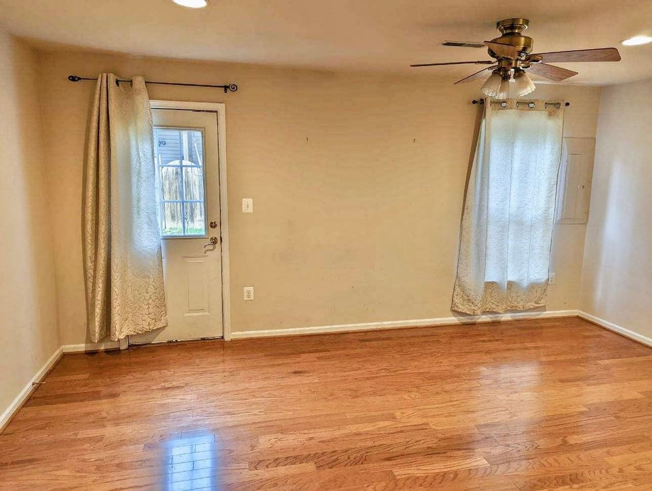 6984 Cromarty Dr - Photo 7 of 14