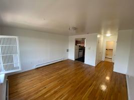 featured image of 1018 Hoe Ave