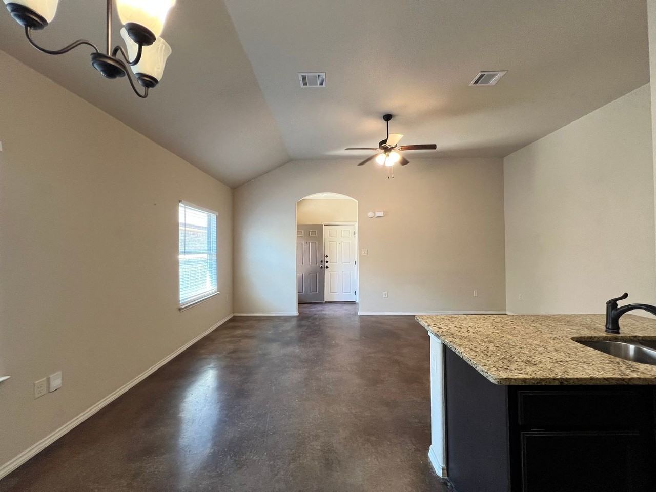 211 Kaspar Way - Photo 5 of 17