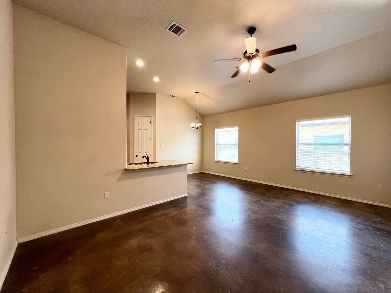 211 Kaspar Way - Photo 6 of 17