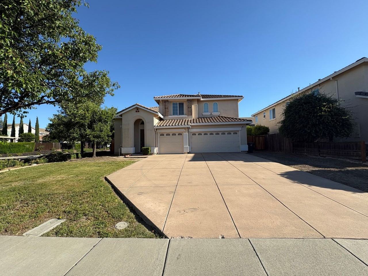 100 Mount Adams Cir - Photo 3 of 42