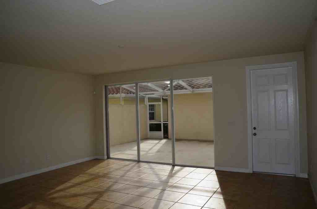 11942 Nautica Dr - Photo 3 of 10