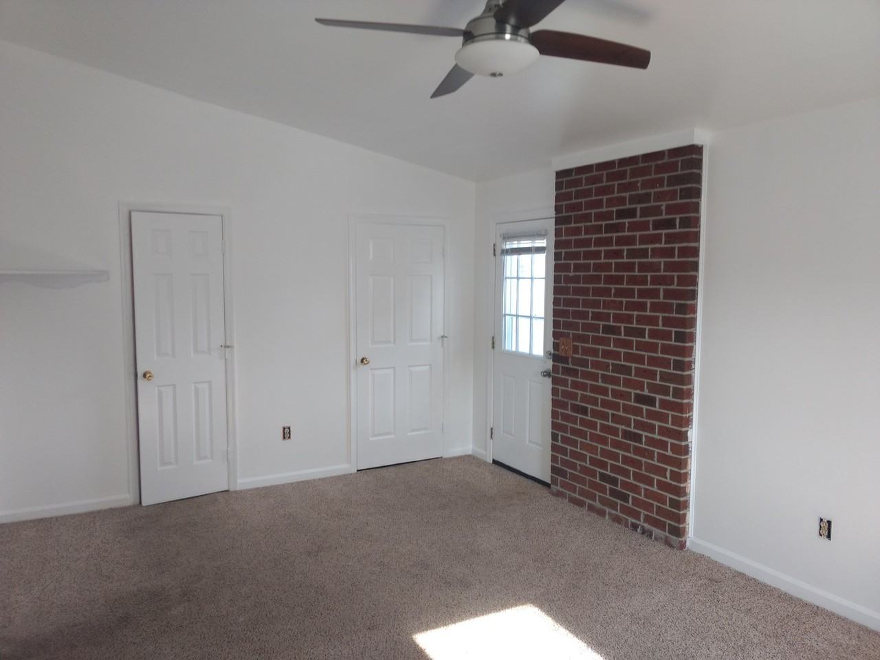 221 S Mesa Dr - Photo 6 of 11