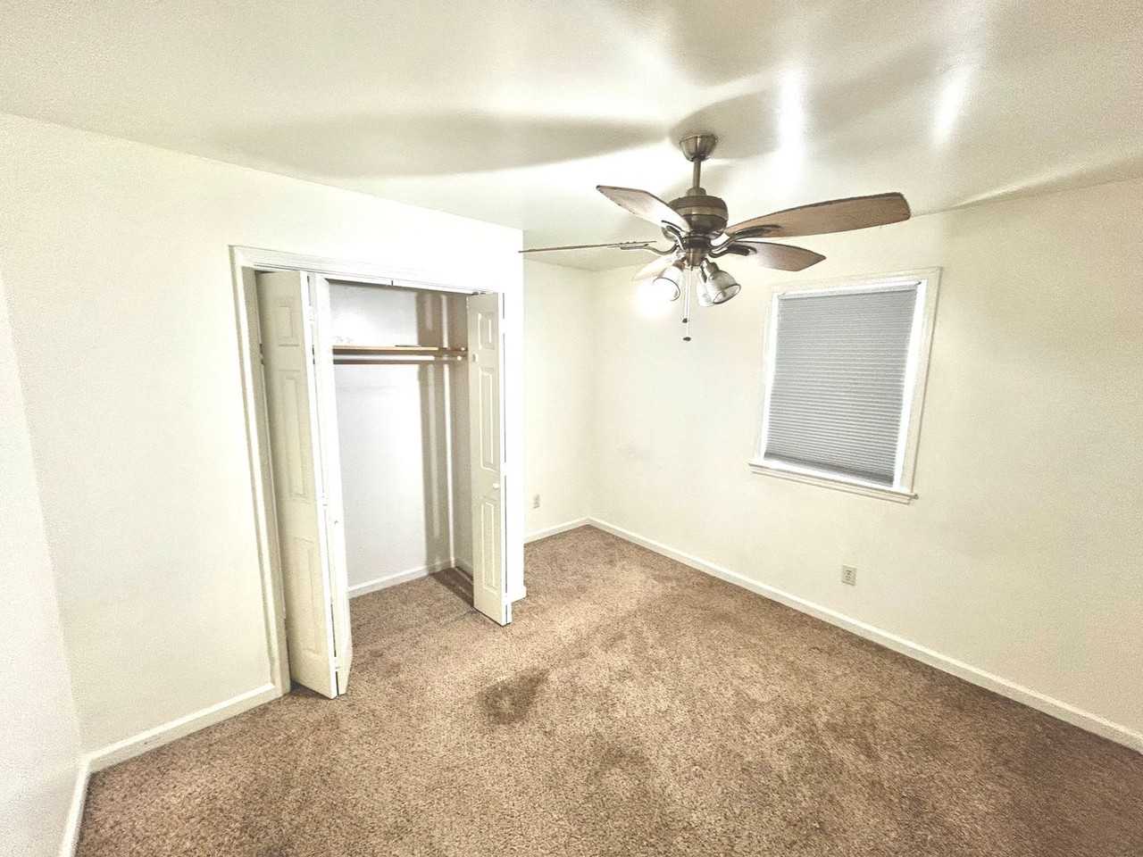 221 S Mesa Dr - Photo 7 of 11