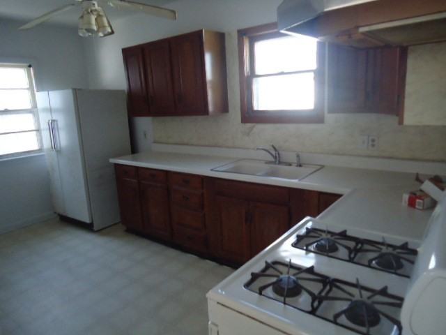 243 Polk St - Photo 2 of 8