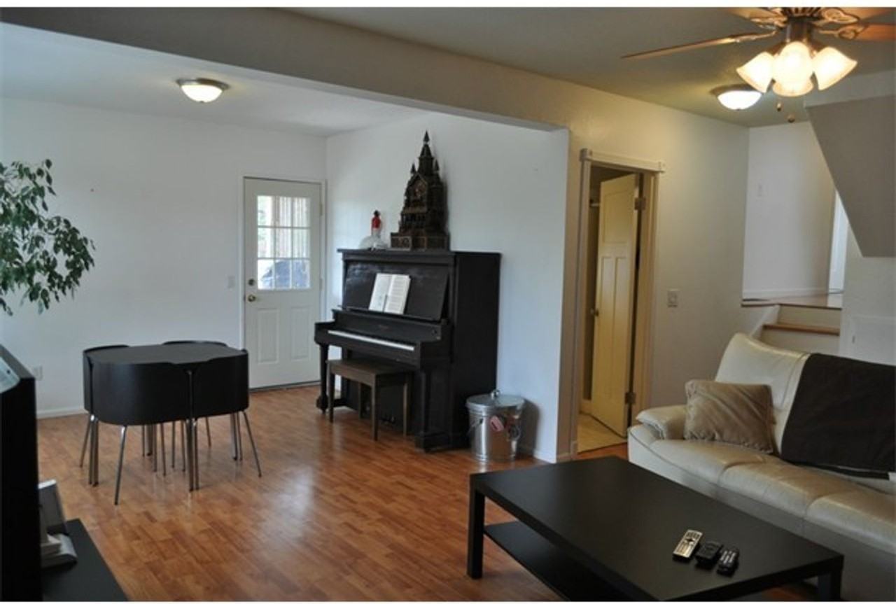 2433 Fieldview Dr - Photo 3 of 9