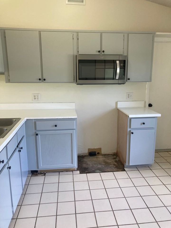 2671 Bentley Dr - Photo 3 of 16