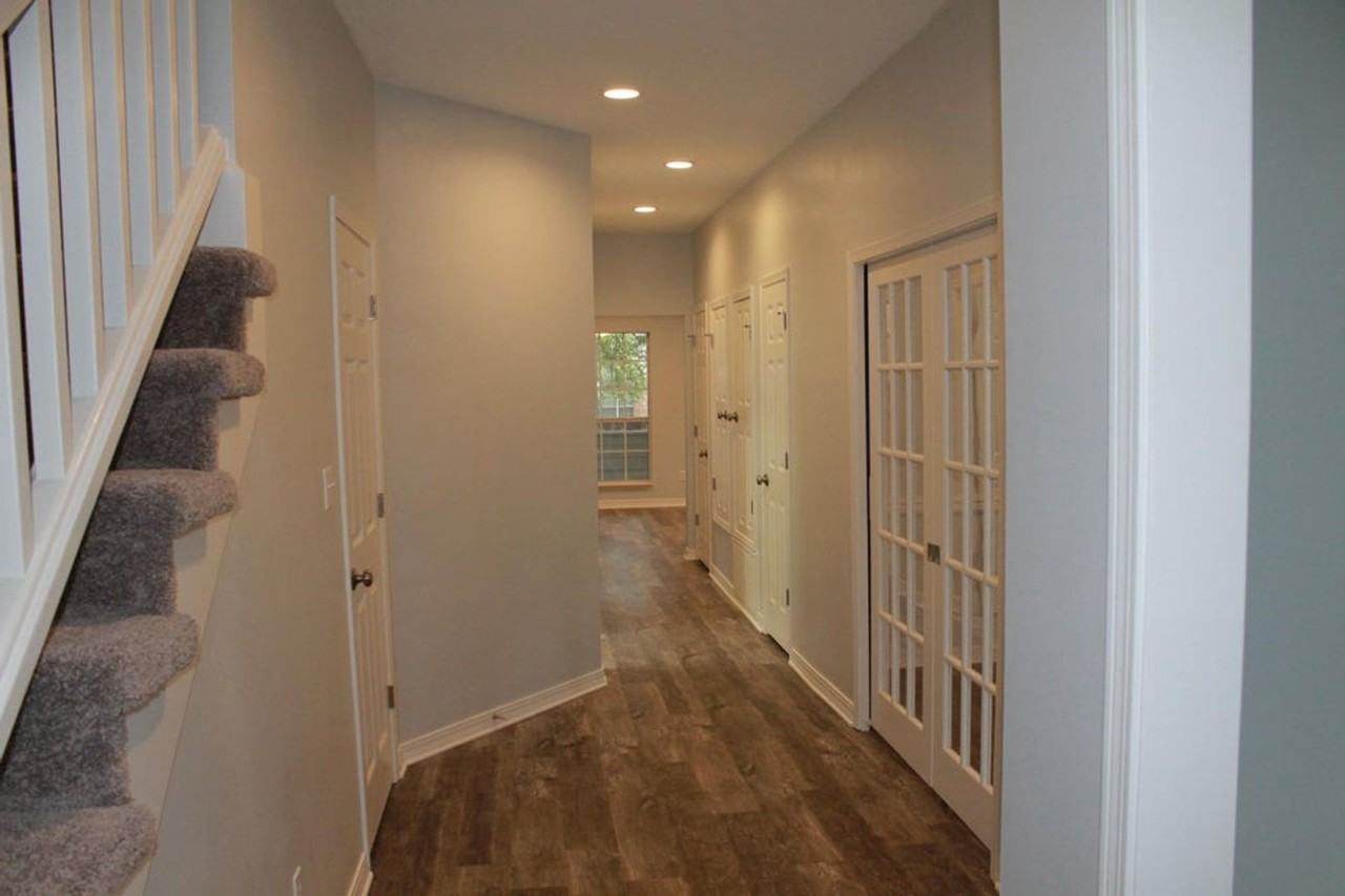 1737 Bolton Village Ln - Photo 4 of 14
