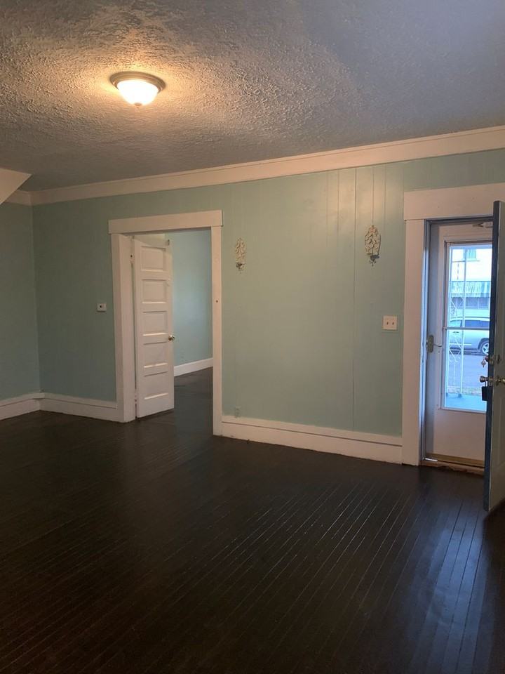 2007 Logan Ave - Photo 2 of 16