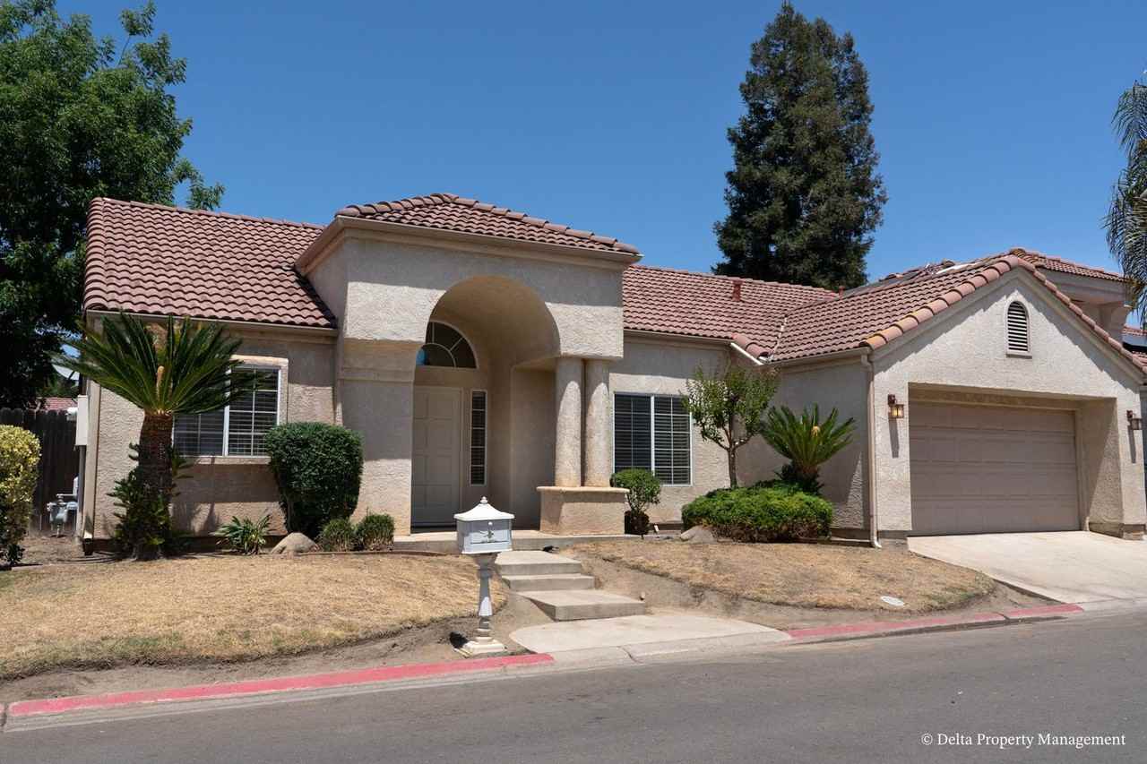 1044 E Manhattan Ave - Photo 2 of 30